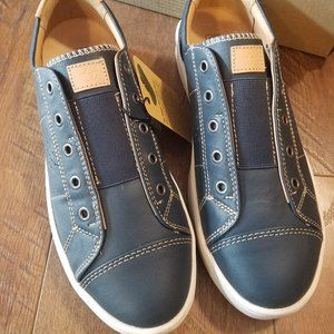 Spenco Ink Blue Malibu Lux Leather Slip-On Sneaker - Women Size 9